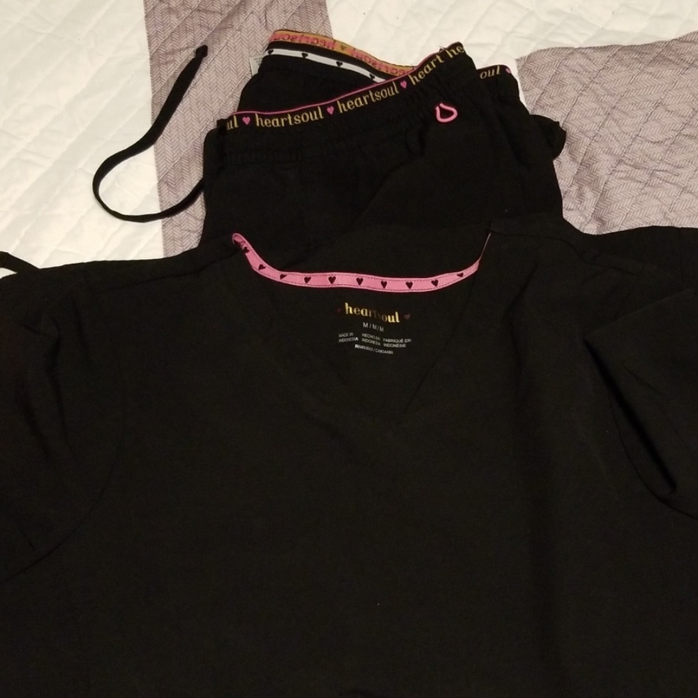 Black scrub set